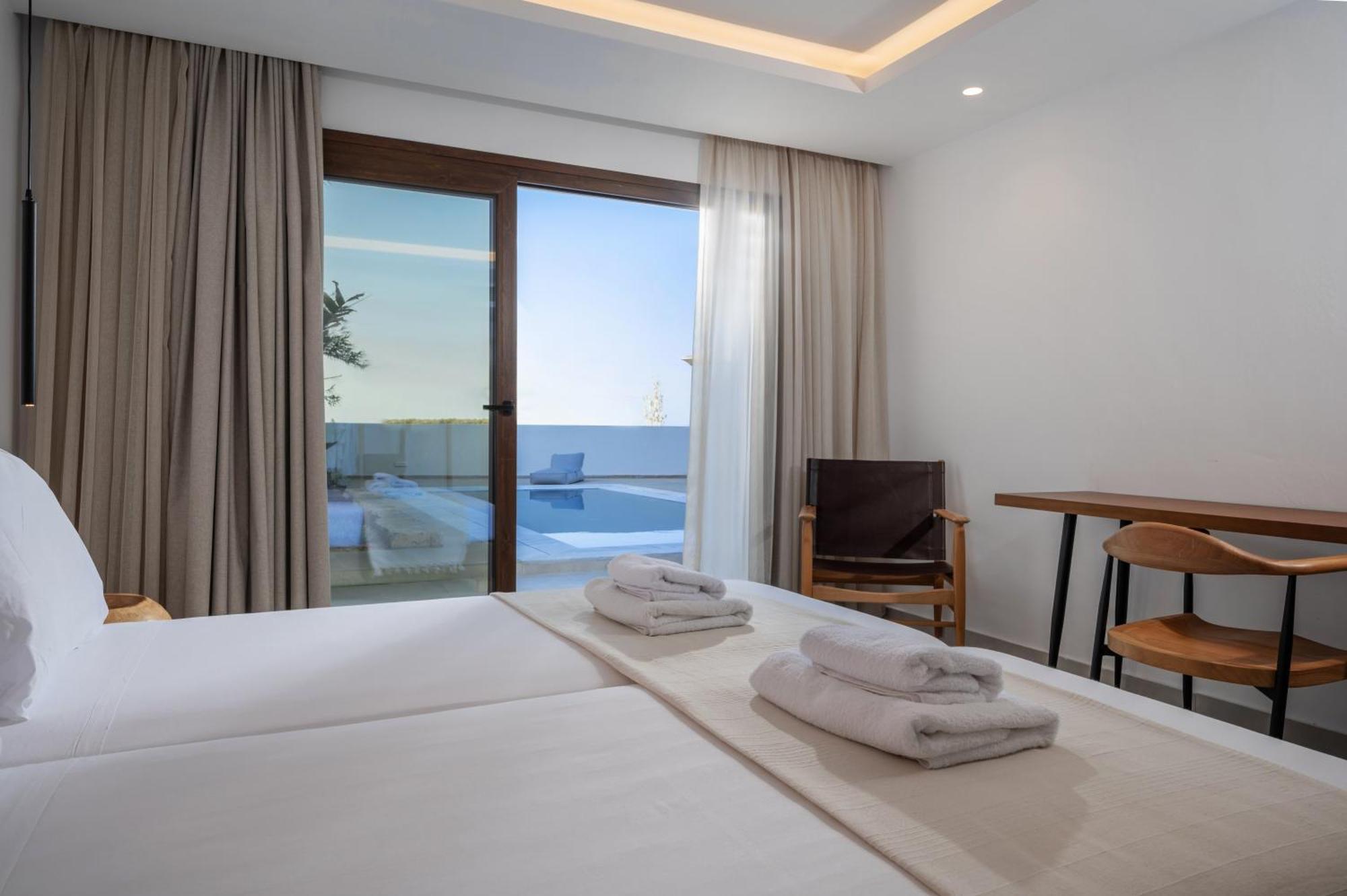 Mika Villas & Suites Hersonissos  Habitación foto