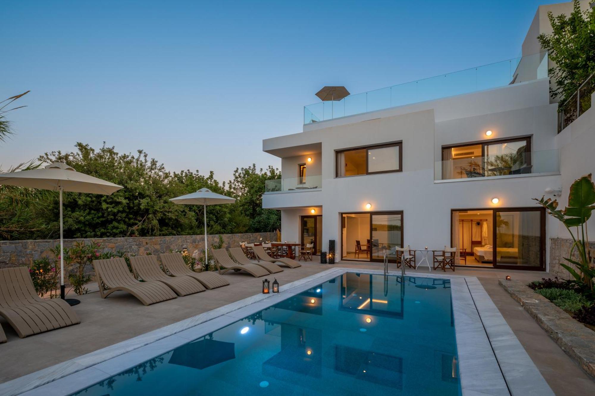 Mika Villas & Suites Hersonissos  Habitación foto